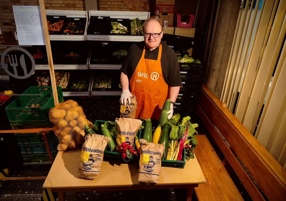 Bauernfamilie Miesen und Biohof Feige spenden frisches Gemüse an die Tafel Mettmann